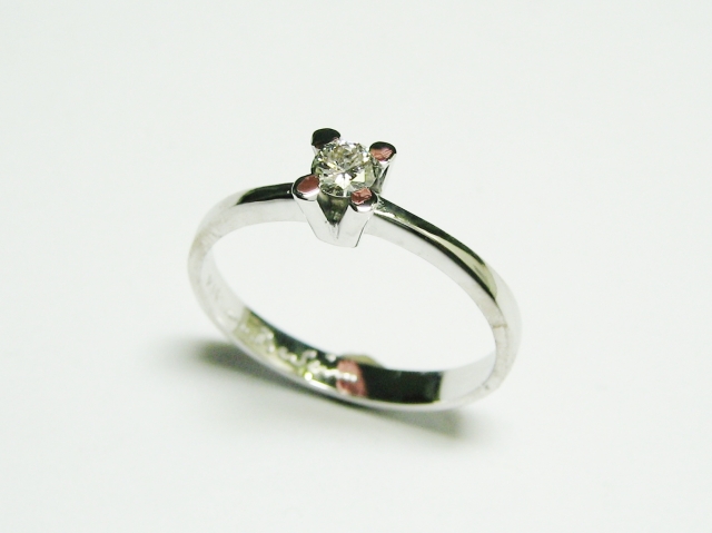 HAND MADE SOLITAIRE RING