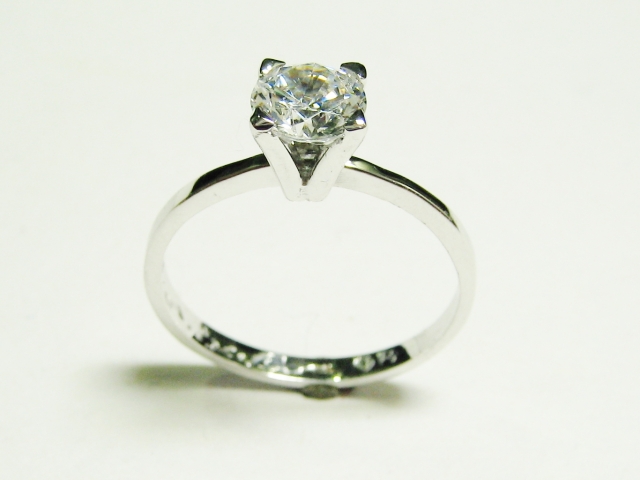 HAND MADE SOLITAIRE RING